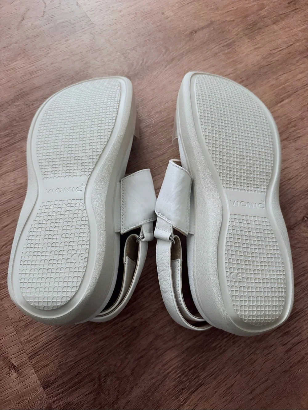 Vionic Karleen White Leather Slingback Platform Comfort Velcro Sandals